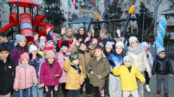 Leyla Əliyeva Bakıda “Bizim həyət” layihəsi çərçivəsində növbəti həyətin açılışında iştirak etdi  - FOTO