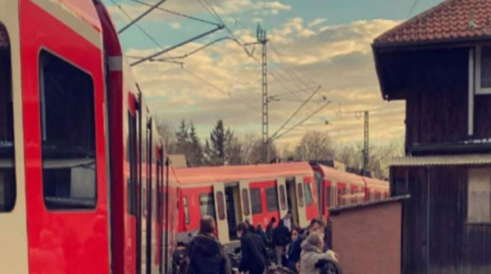 Qatarlar toqquşdu  -  Bir nəfər öldü, 40-a yaxın insan yaralandı