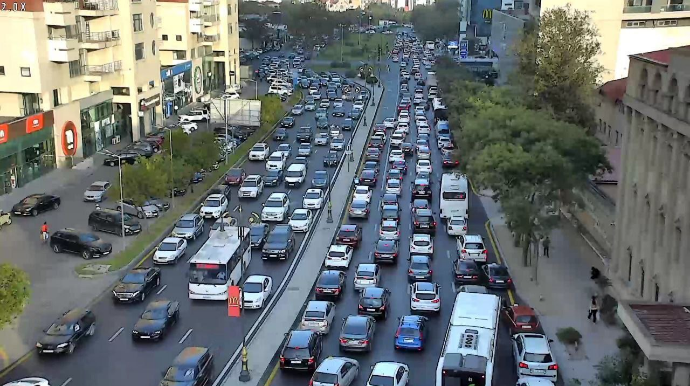 Bu küçələrdə sıxlıq var - SÜRÜCÜLƏRİN DİQQƏTİNƏ   - FOTO