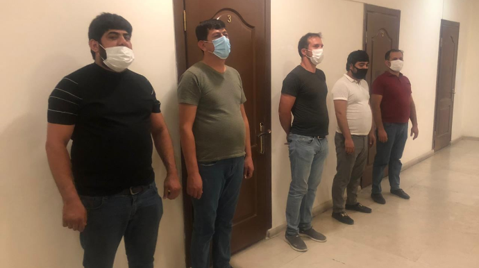 Bakıda karantini pozan kafenin icarədarı və müştəriləri cərimələndi - FOTO 