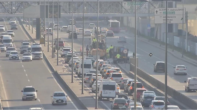 “Koroğlu” stansiyasında sıxlıq yarandı - FOTO