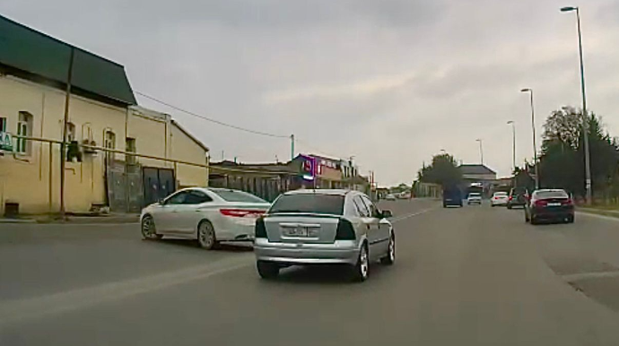 Sabunçuda bir anlıq ehtiyatsızlıq az qala qəza ilə nəticələnəcəkdi   - VİDEO