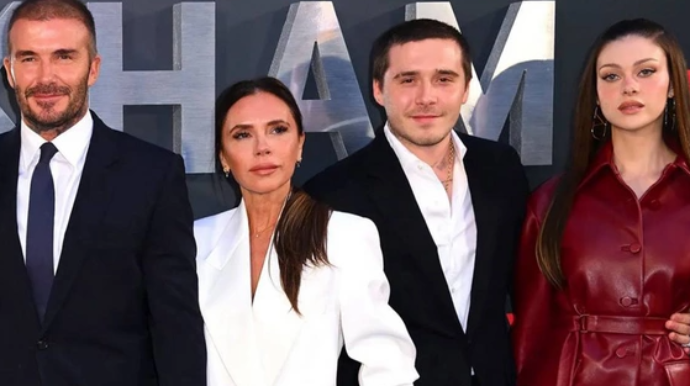 Oğluna və gəlininə görə stress keçirən Viktoria özünə bahalı "Ferrari" aldı - FOTO