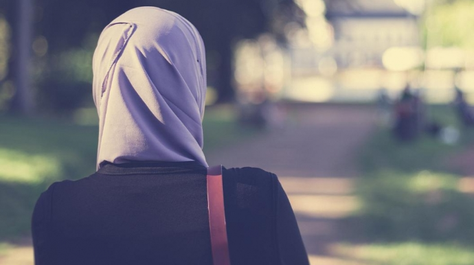 Hicaba görə işdən çıxarılan qadına təzminat ödəniləcək 