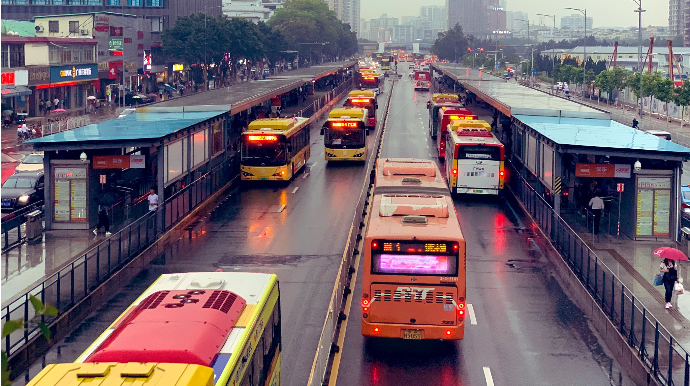 Şamaxıda kombayn aşıb, sürücü komaya düşüb 