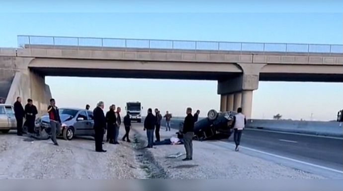 Qayda pozan “06” “Opel”ə çırpılaraq aşdı, sürücü öldü    - VİDEO