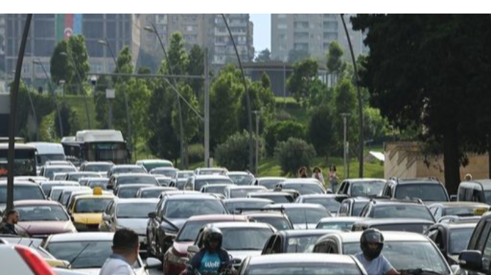 Bakıda 19 küçə və prospektdə sıxlıq var - SİYAHI