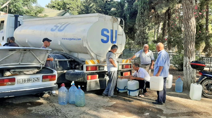 AAYDA Neftçalada yaranan su qıtlığı ilə əlaqədar sakinlərə dəstək olub - FOTO 