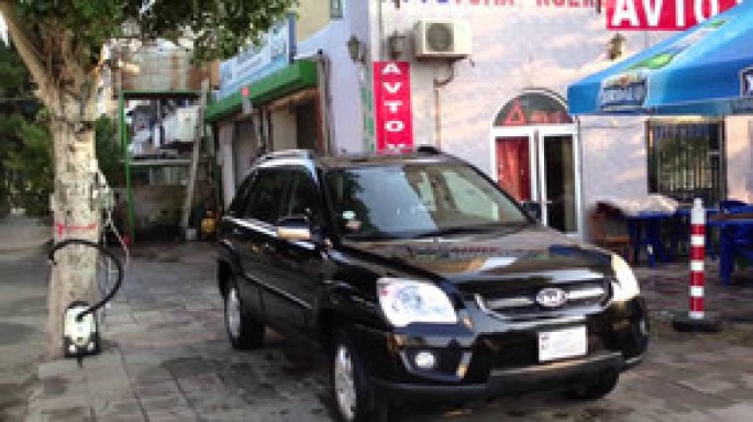 "Moyka"da maşın yuyan məcburi köçkünü tok vurub öldürdü