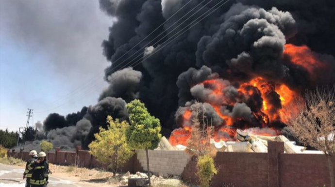 Türkiyədə dəhşətli yanğının görüntüləri yayıldı - VİDEO