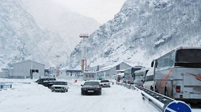 Yeganə beynəlxalq avtomobil yolu bağlanıb 