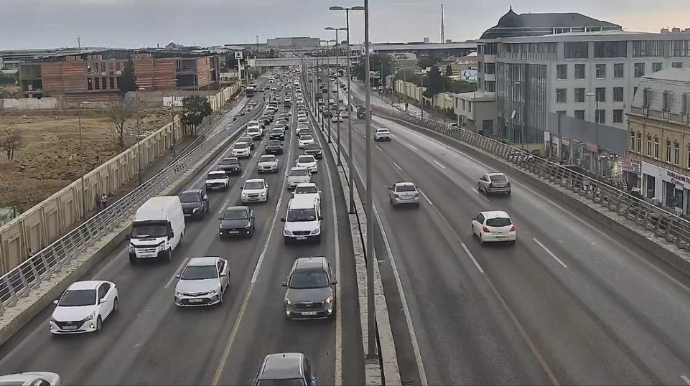 На каких улицах Баку 7 июля наблюдаются транспортные заторы? - ФОТО