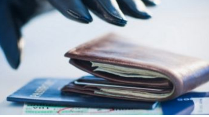 İki il əvvəl avtomobildən 10 min manat oğurlayan şəxs tutulub