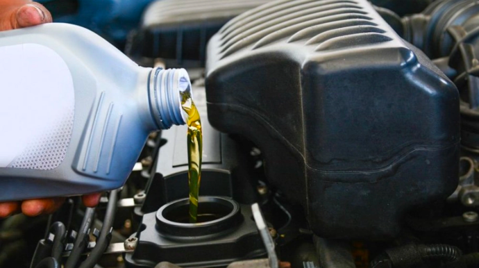 Köhnə avtomobil mühərrikinə hansı yağ tökülməlidir? - MÜTƏXƏSSİS məsləhəti 