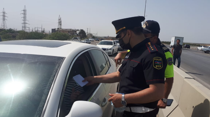 Дорожная полиция обратилась к водителям, пытающимся выехать из Баку в районы 