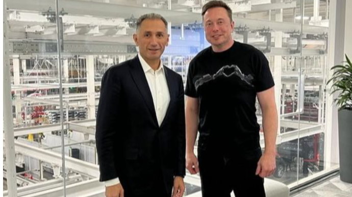 Azərbaycanlı nazir İlon Maskla görüşdü - FOTO