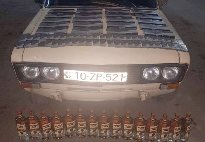 Avtomobildən spirtli içkiləri və siqaretlər aşkarlanıb - FOTO