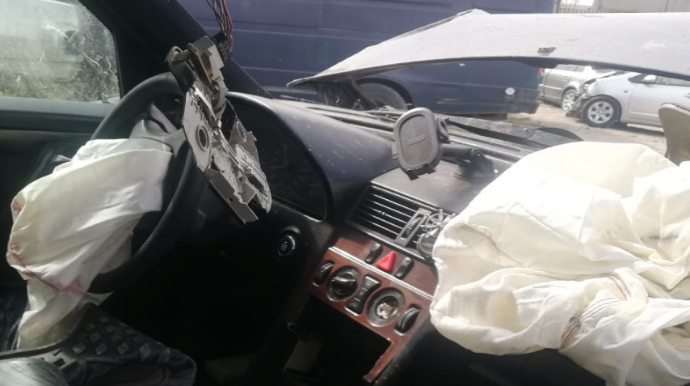 Goranboyda minik maşını aşıb, xəsarət alanlar var