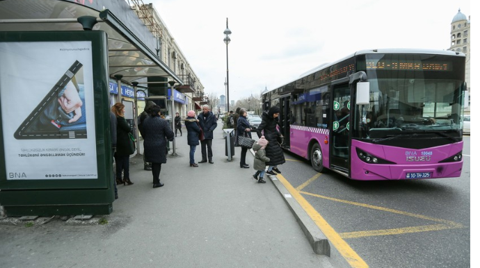 İctimai nəqliyyatda koronavirusa yoluxma ehtimalı daha yüksəkdir