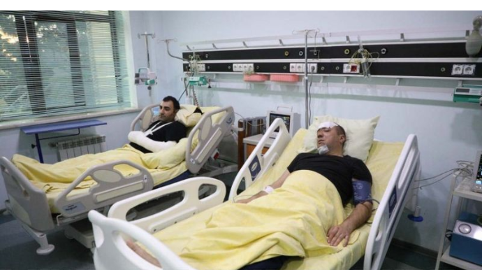 Helikopter qəzasında xəsarət alan hərbçilər evə buraxılıb 