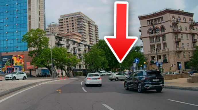 В Баку водитель Prius проехался на "ручнике" и устроил "шоу"  - 77-XD-679 - ВИДЕО 