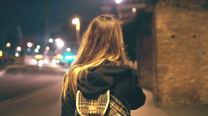 Ağdamda 19 yaşlı qız itkin düşüb 