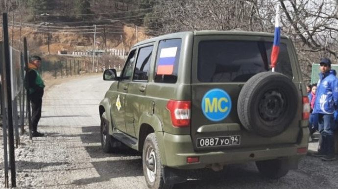 Xankəndi-Laçın yolunda sülhməramlıların avtomobili maneəsiz keçib  