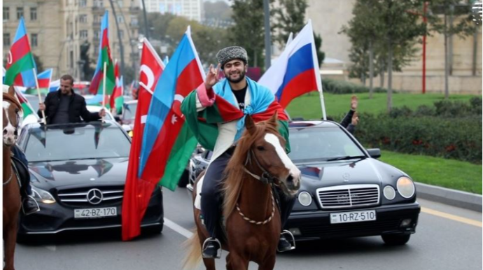 Жители Баку празднуют освобождение Агдама от оккупации  - ВИДЕО
