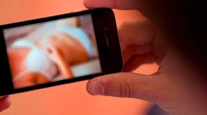 Azərbaycanlı deputatın intim görüntüləri yayıldı - FOTO 