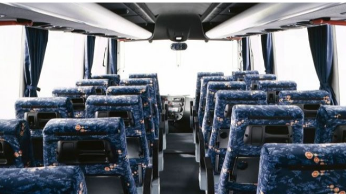 Xarici nömrəli avtobuslar sərnişin daşıyır - Onlara icazəni kim verib?   - VİDEO