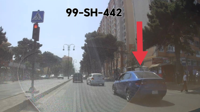 Qırmızı işığı görməzdən gələn sürücü dayanmadan sürüb getdi - VİDEO  