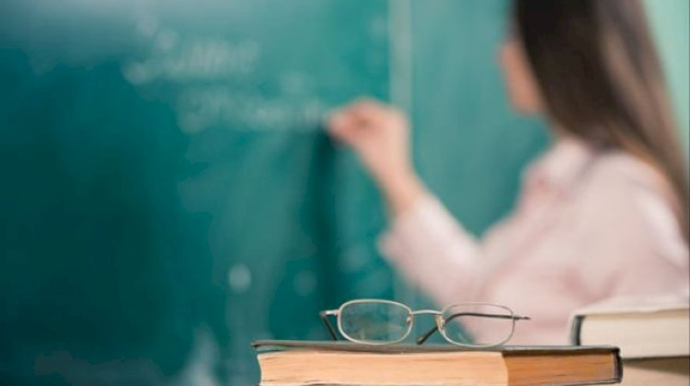 Hansı müəllimlərə maaşdan əlavə pul mükafatı veriləcəyi açıqlandı - SİYAHI 