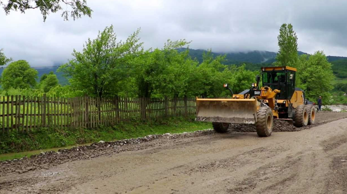 On iki yaşayış məntəqəsini əhatə edən yol yenidən qurulur - FOTO - VİDEO