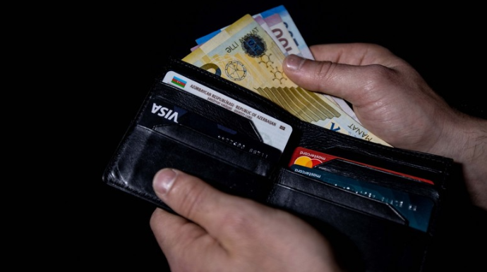 Bakıda orta aylıq əməkhaqqı 1 200 manata yaxınlaşır 