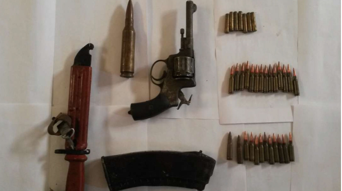Xankəndidə 11 qumbara və digər silahlar aşkarlanıb 