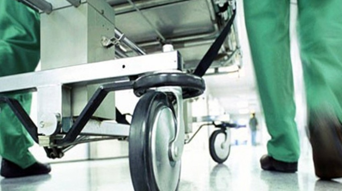 В Баку автомобиль насмерть сбил пешехода 