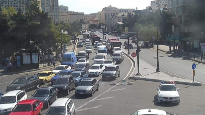 Bakının bəzi yollarında tıxac var - SİYAHI 