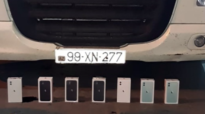 Yük avtomobilindən qanunsuz mobil telefon və dərman preparatları aşkarlanıb - FOTO 