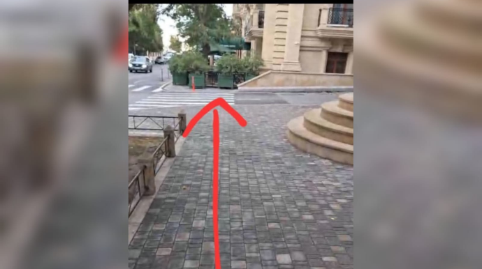 Daha bir restoran terras yaradıb səkini özəlləşdirir - FOTO 