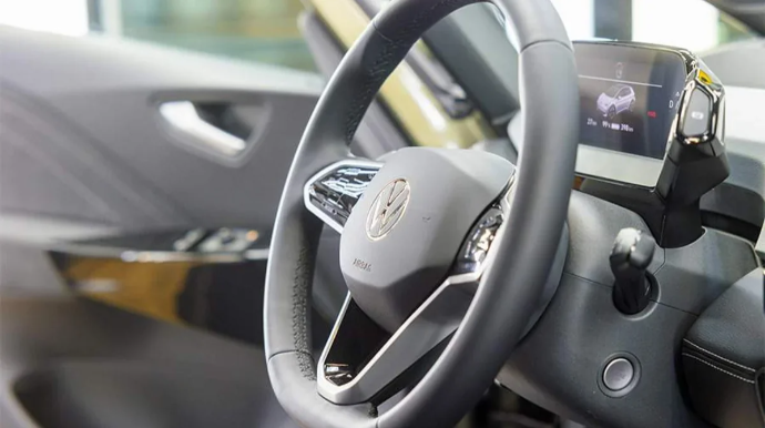 Almaniyanın məşhur avtomobil istehsalçısı xərclərini azaldır