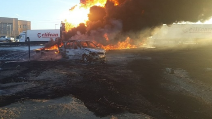 Qobustanda yanacaqdaşıyan avtomobil yandı - 1 ölü   - VİDEO - FOTO