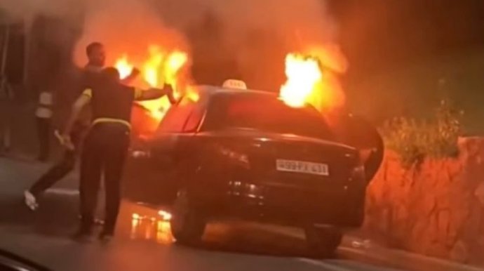 Sumqayıtda yanan avtomobilin görüntüləri  - VİDEO