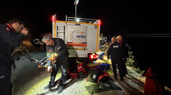 Avtomobil uçurumdan aşdı: 4 nəfər öldü 