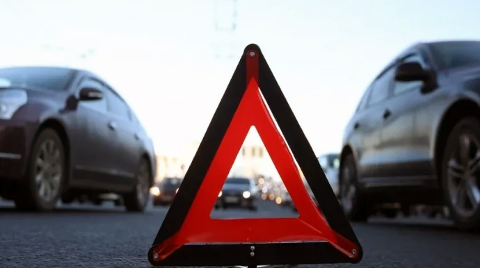 Bakıda üç avtomobil toqquşub, xəsarət alanlar var 