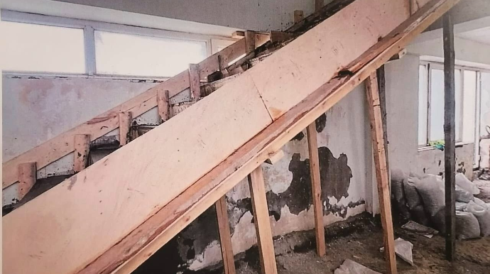 Bakıda binanın texniki sahəsi mənzil kimi sənədləşdirildi - Sakinlər narazıdır - FOTOLAR 