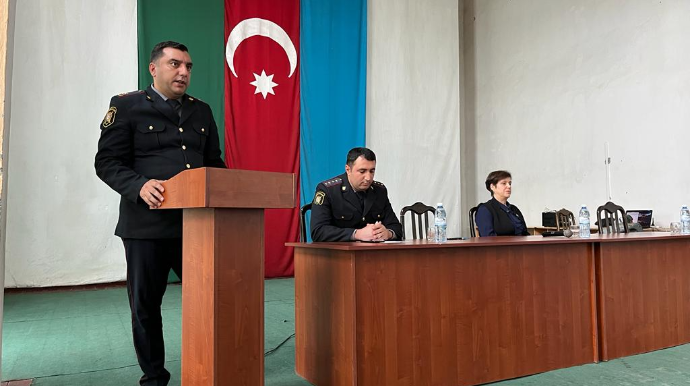 Quba polisi kollec tələbələrinə  narkotik vasitələrin öldürücü təsirlərindən danışıb  - FOTO