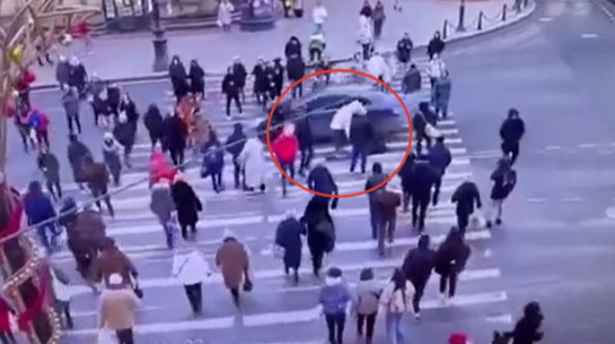 Hamı o maşının dayandığını düşünürdü, təkcə sürücüdən başqa - VİDEO 