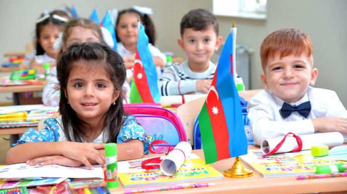 "Bu yaşda uşaqların kitaba yönəlməsi müsbət yatırımdır" - TƏHSİL EKSPERTİ