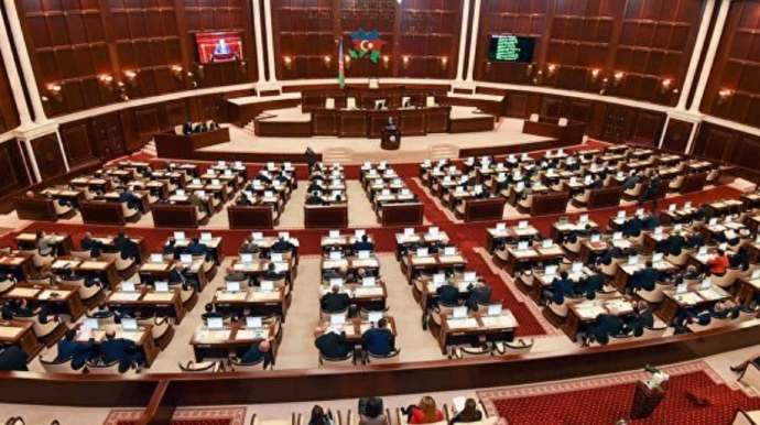 Milli Məclisin plenar iclası başladı