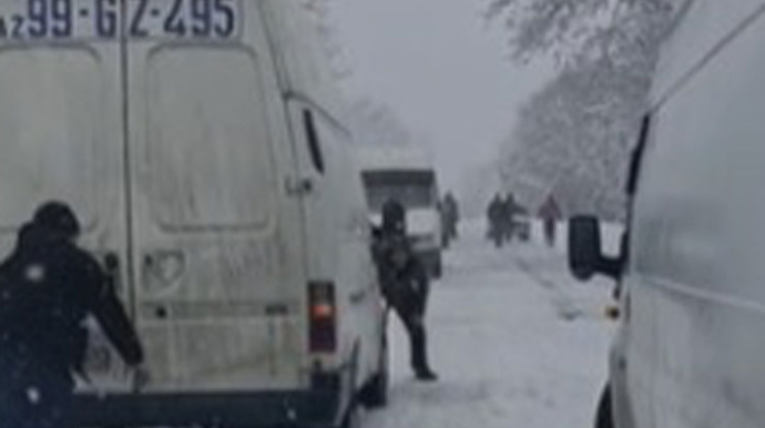 İsmayıllıda maşınlar yolda qaldı  - VİDEO